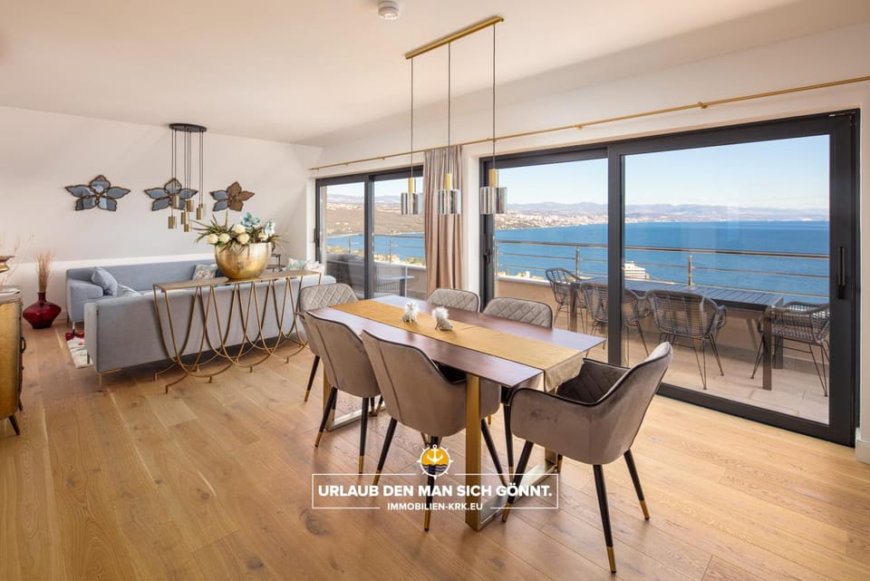View (from property/room), Balcony/Terrace, Living room, Seating area, Dining area, Sea view