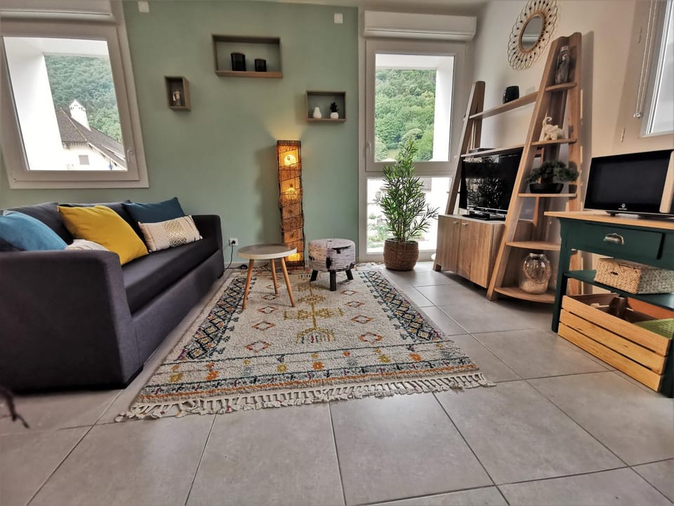 TV and multimedia, Living room, Seating area