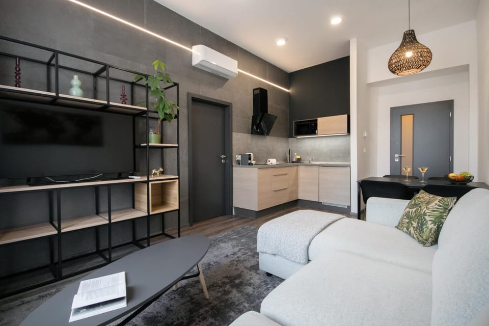 Kitchen or kitchenette, Living room