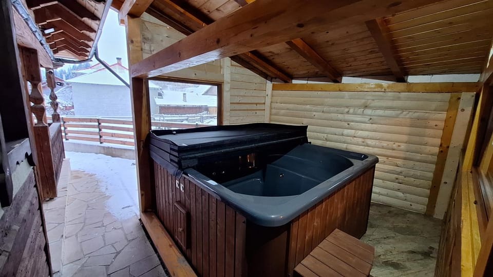Casa lu` Cojocar Nature lodge in Romania