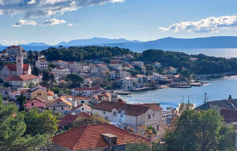 City view, Mountain view, Sea view