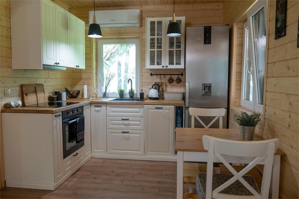 Kitchen or kitchenette, Dining area, dishwasher, pet friendly, stove, stove, air conditioner