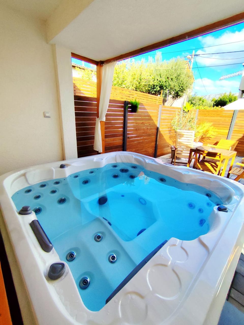 Tonina - private jacuzzi, free parking, terrace Apartment in Split