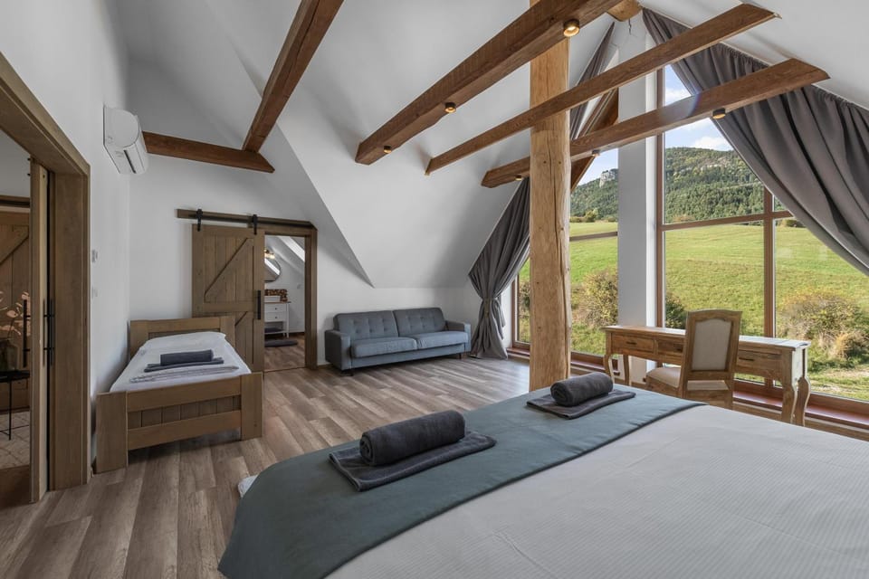 Bed, Natural landscape, Photo of the whole room, Bedroom, Mountain view