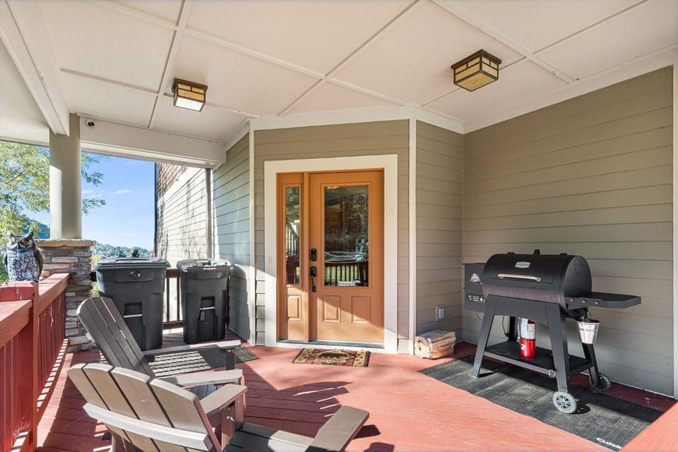 Patio, BBQ facilities, Seating area, Evening entertainment