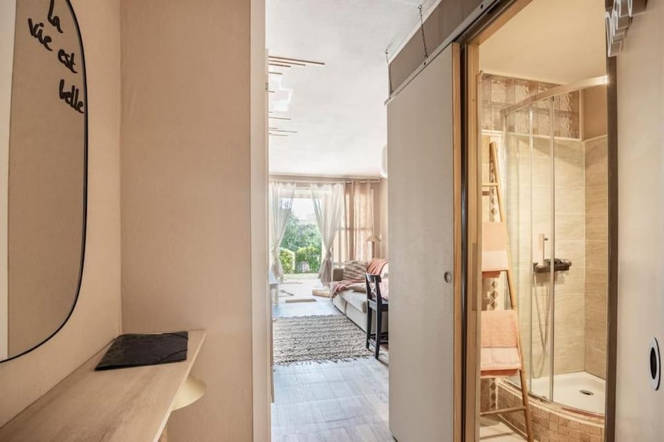 Shower, Bathroom