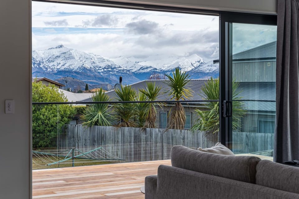 Kikorangi Mountain Vista House in Wanaka