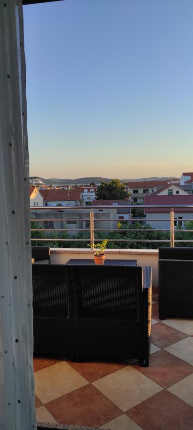 View (from property/room), Balcony/Terrace, Sea view, Street view