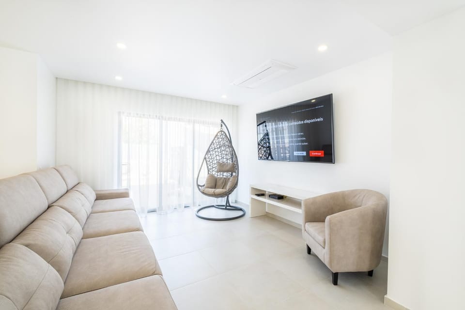 Atlantis Luxury Villa by Atlantic Places Villa in Guia