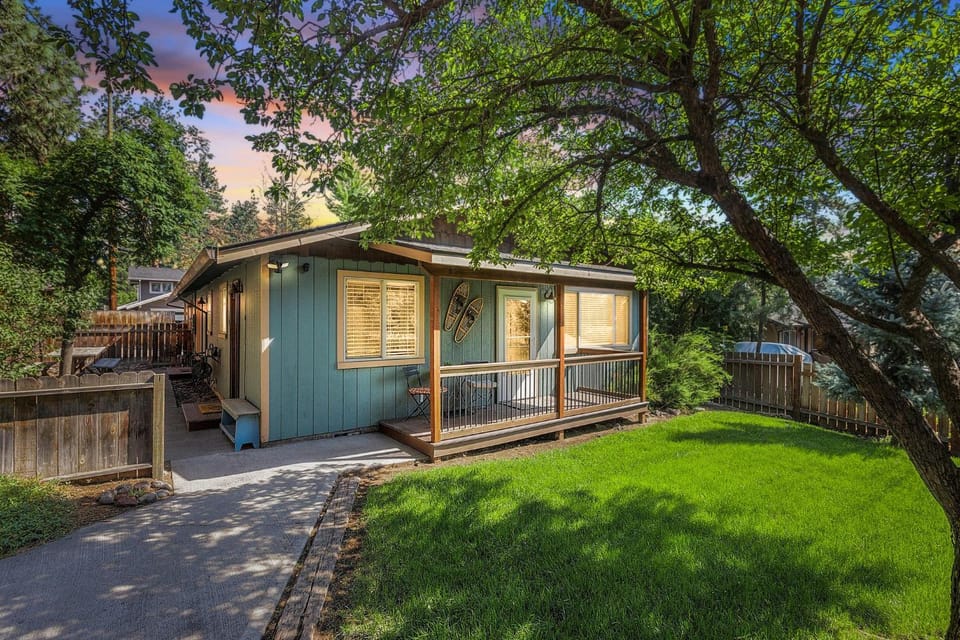 BEkiND Cottage House in Bend