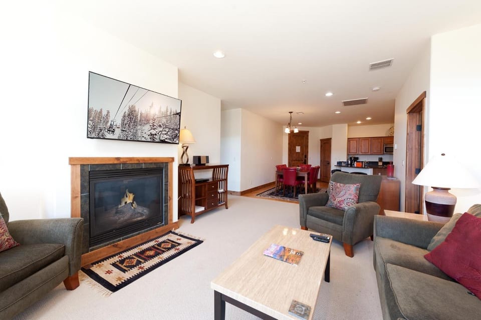 Peregrine Point 204 House in Purgatory