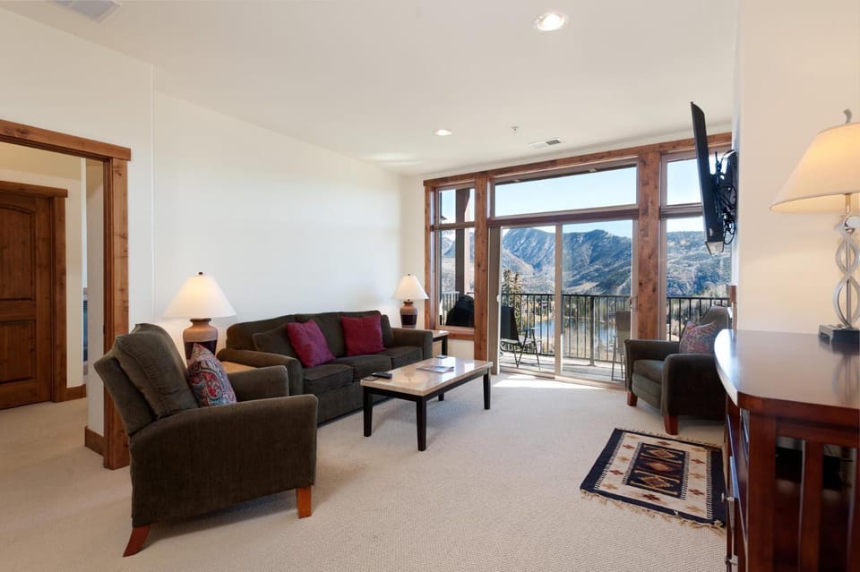Peregrine Point 204 House in Purgatory