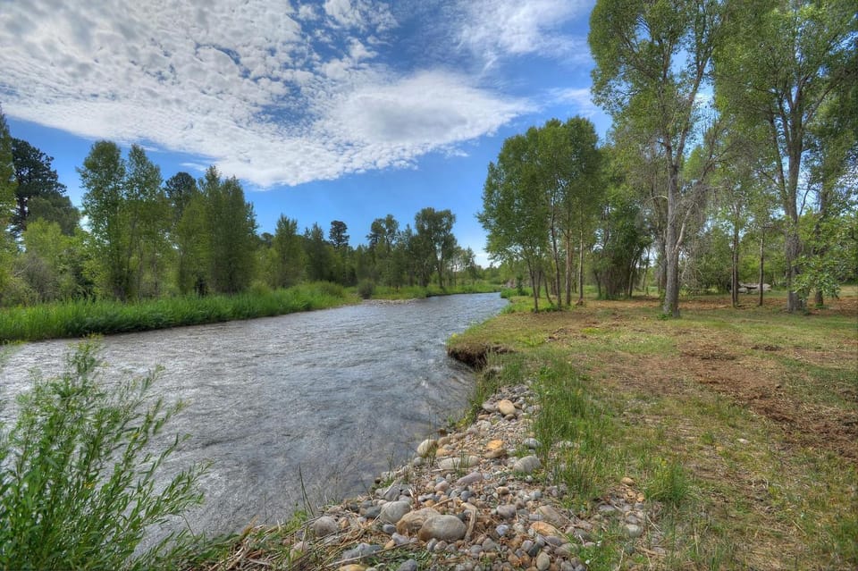 Pine River Model Cabin 1 BR Bayfield Cabin in La Plata County