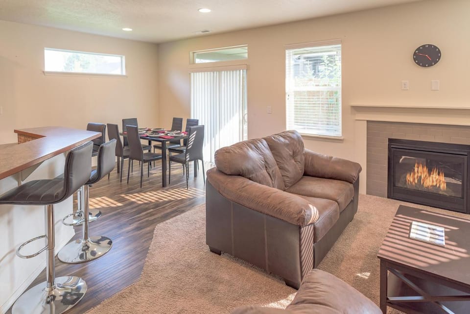 Lucia Home House in Bend