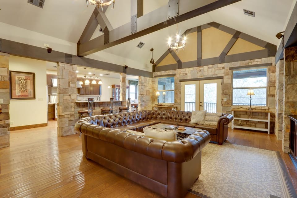 Dragon Castle w/ Swimming Platform at Lake Ozarks House in Ozark Mountains