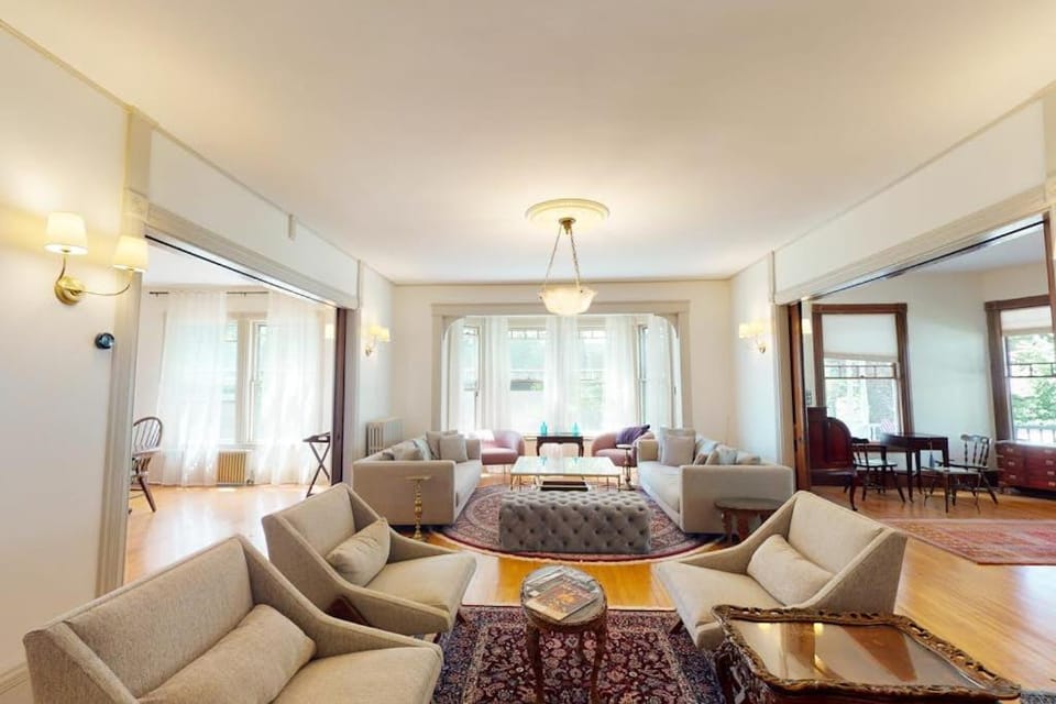 Living room, Seating area, Dining area