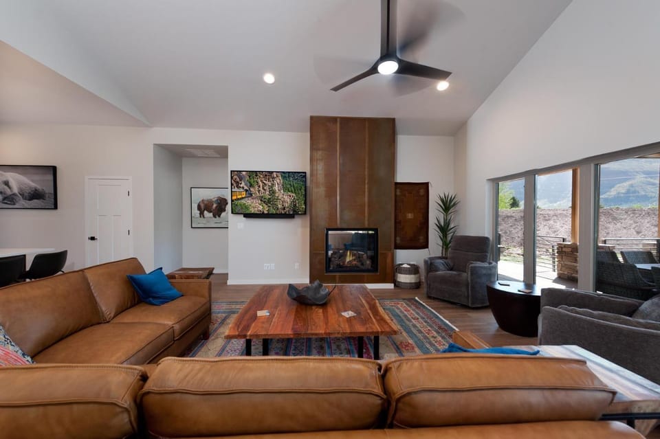 275 Estancia Loop House in La Plata County