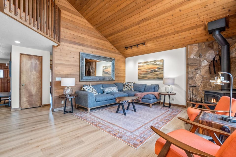 Otter River Lodge House in Oregon