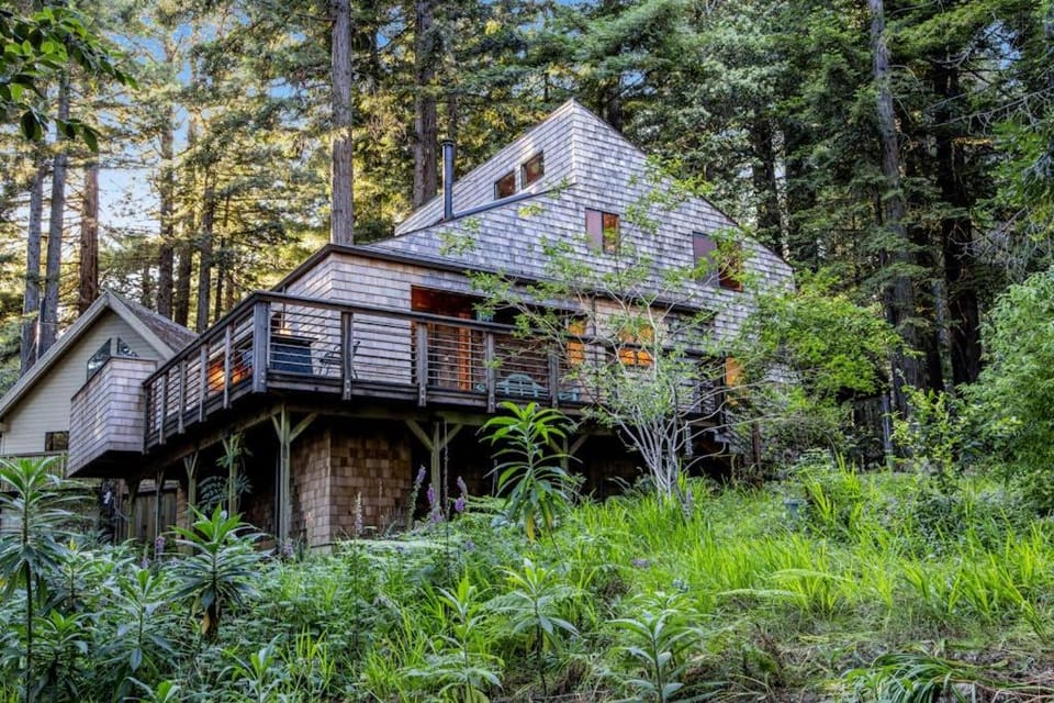Redwood Retreat House in Gualala