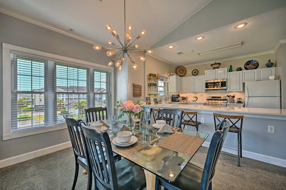 2 Mi to Broadway at the Beach: Quiet Golf Getaway House in Carolina Forest