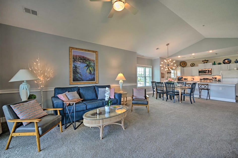 2 Mi to Broadway at the Beach: Quiet Golf Getaway House in Carolina Forest