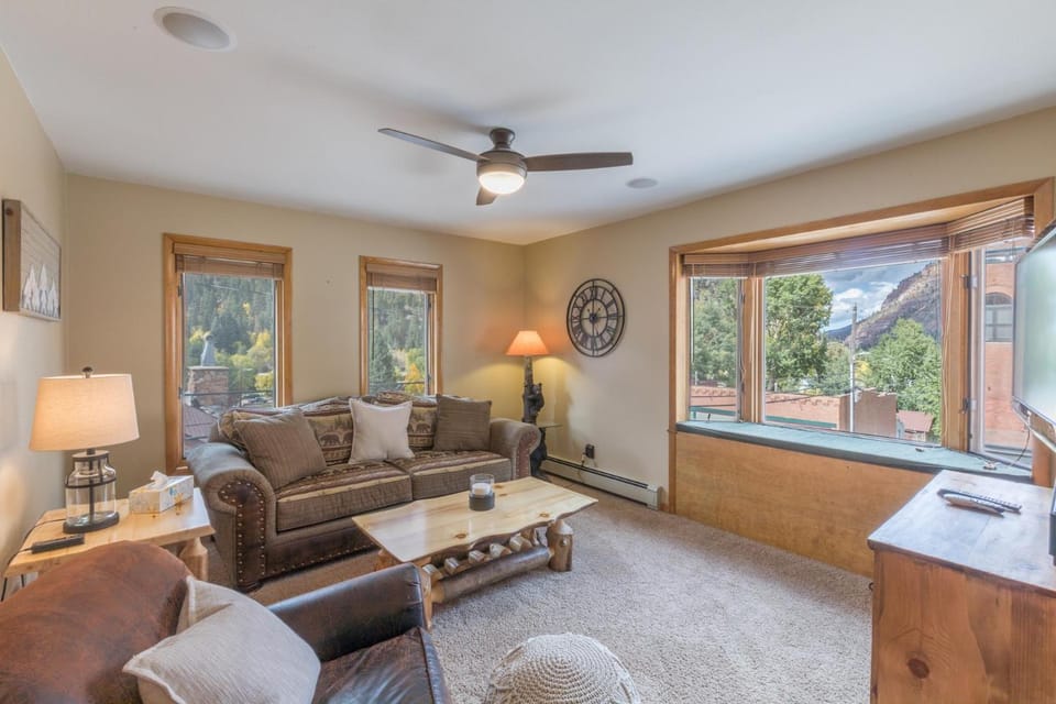 225 6th Avenue 4 House in Ouray
