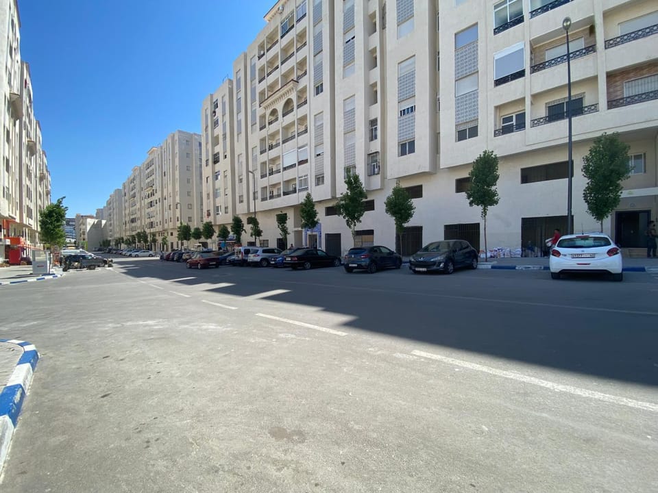 Property building, Neighbourhood, Parking
