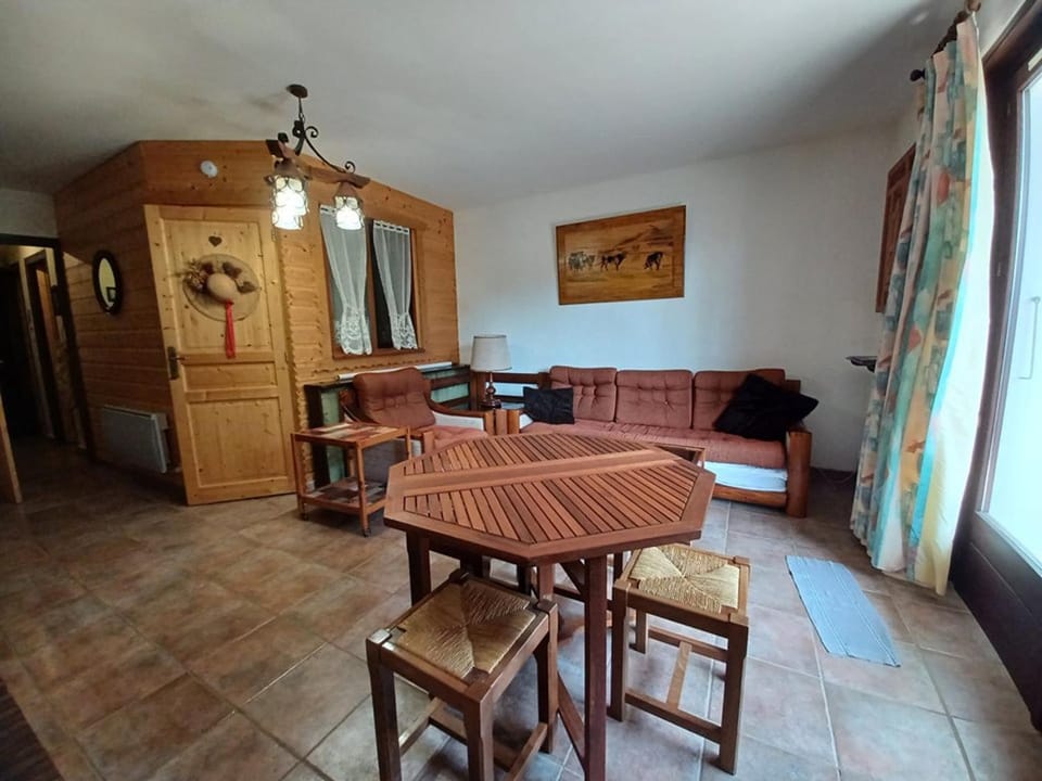 Charmant 2 pièces avec balcon et parking au Col du Corbier - FR-1-573-107 Apartment in Haute-Savoie