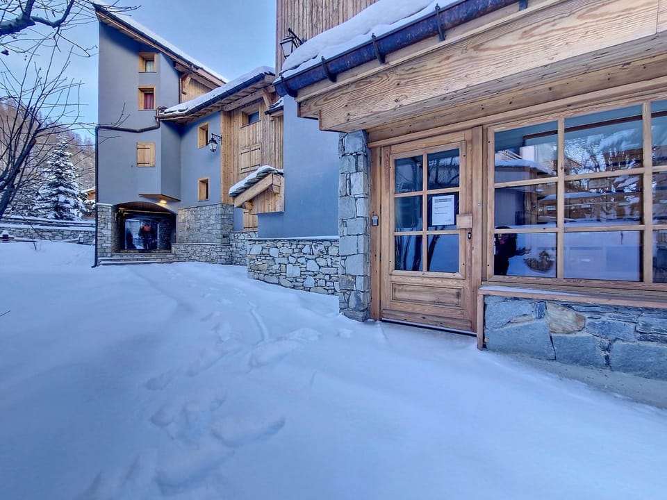 Appartement confortable près des pistes avec parking à Val-d'Isère Apartment in Val dIsere