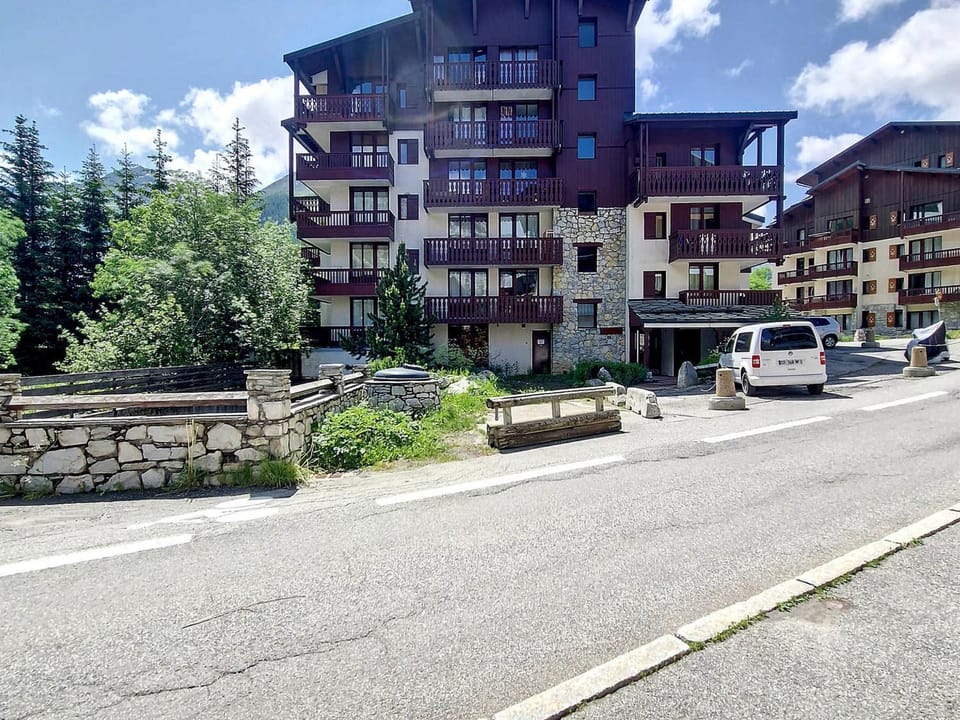 Studio rénové avec mezzanine – Centre Val-d'Isère - FR-1-518-123 Apartment in Val dIsere