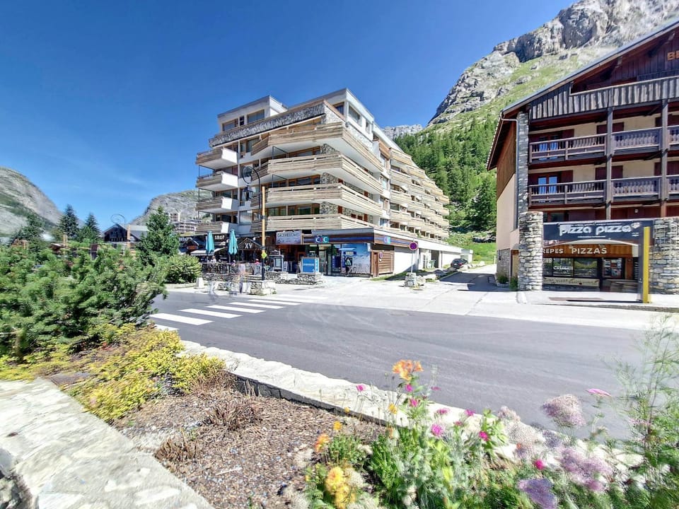 Appartement lumineux au centre de Val-d'Isère - FR-1-518-106 Apartment in Val dIsere