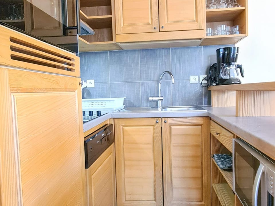 Appartement spacieux, accès pistes, piscine, spa - FR-1-425-120 Apartment in Arâches-la-Frasse