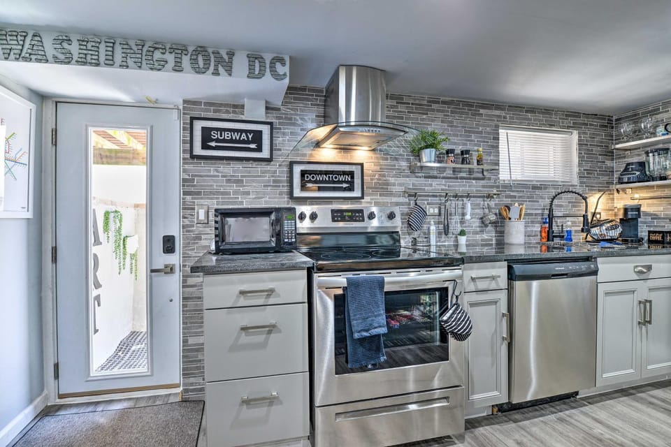 Stylish DC Studio - 5 Mi to National Mall! Apartment in District of Columbia