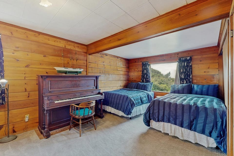 McKinnon's Beach House House in Rockaway Beach