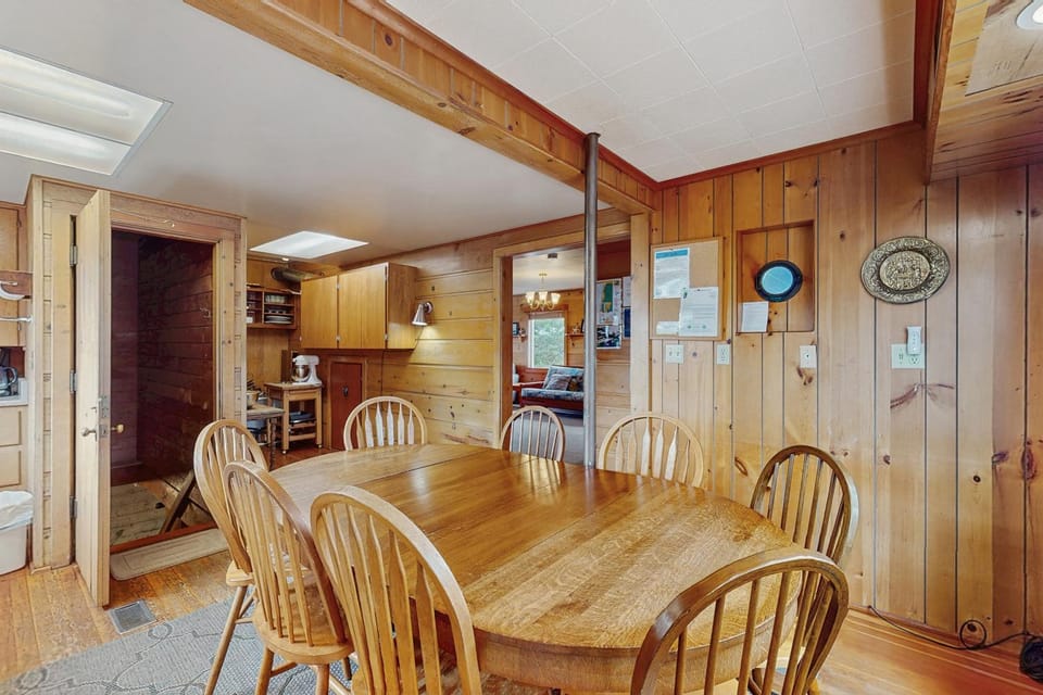 McKinnon's Beach House House in Rockaway Beach