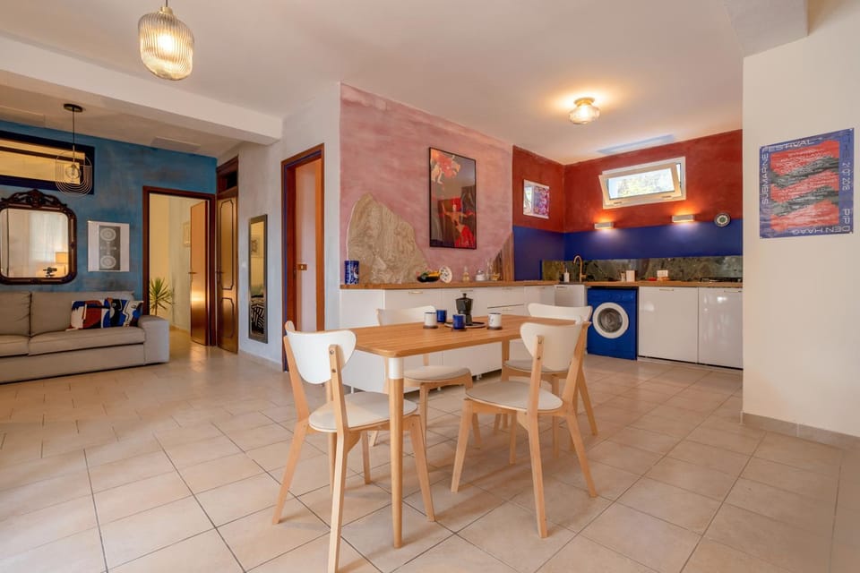 Living room, Seating area, Dining area, kitchen, kitchen