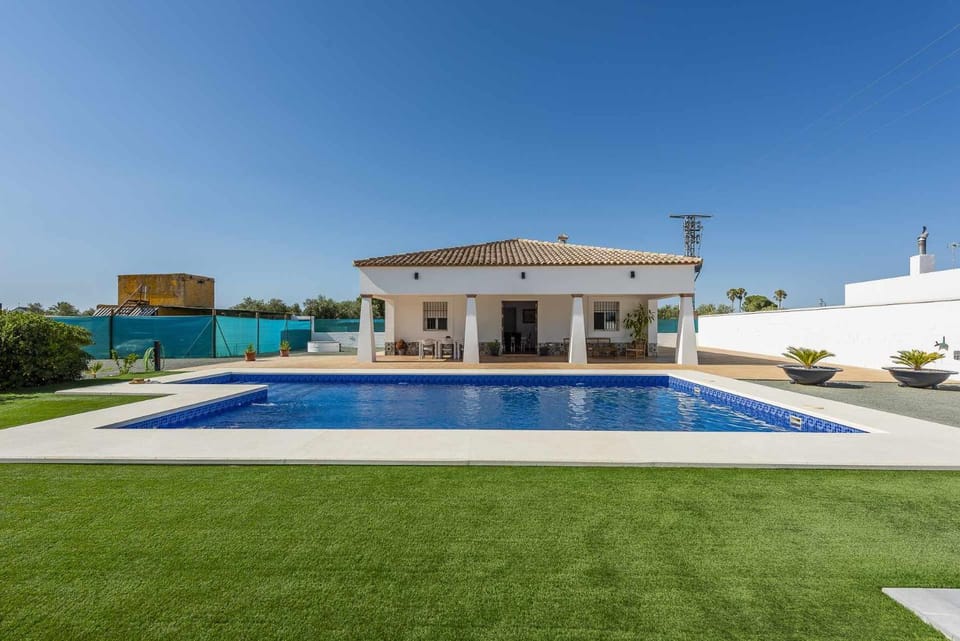 Property building, Garden, Garden view, Pool view, Swimming pool