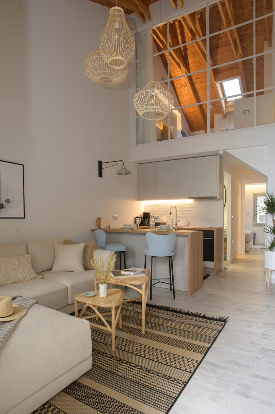 Kitchen or kitchenette, Living room, Seating area