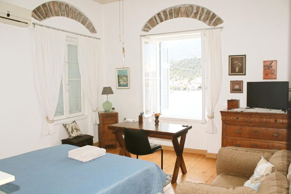 Bedroom, Sea view