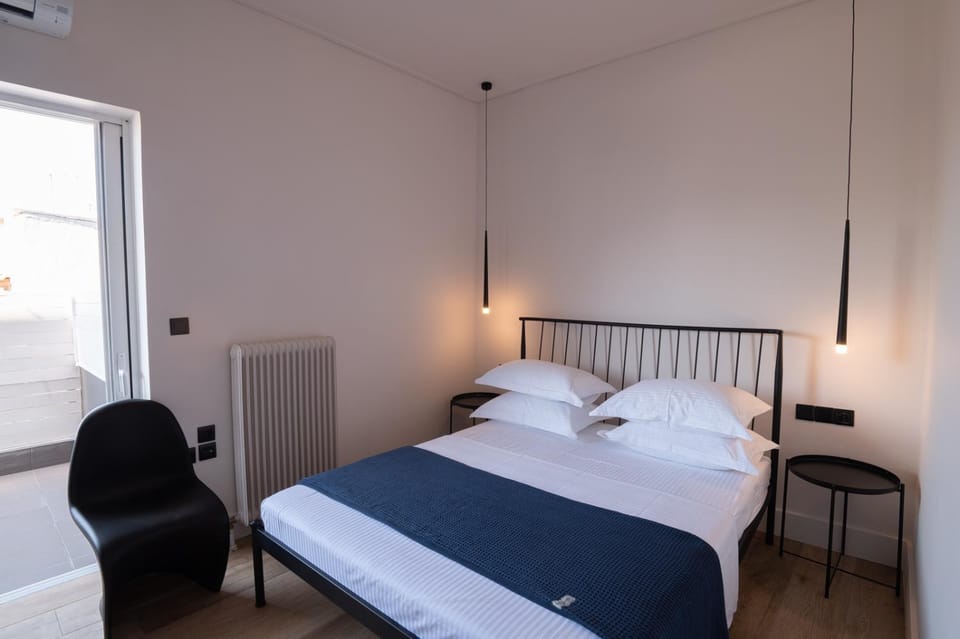 Bed, Photo of the whole room, Bedroom, air conditioner