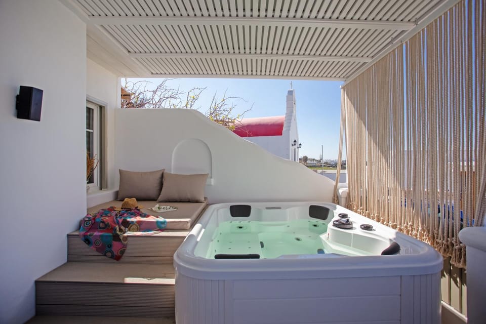 Day, Hot Tub
