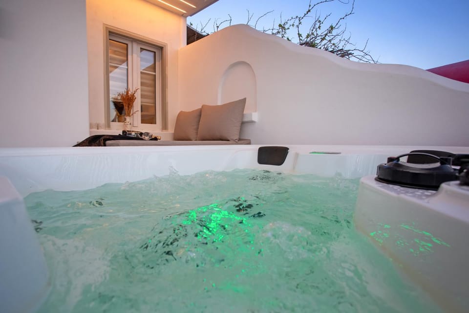 Hot Tub, Pool view