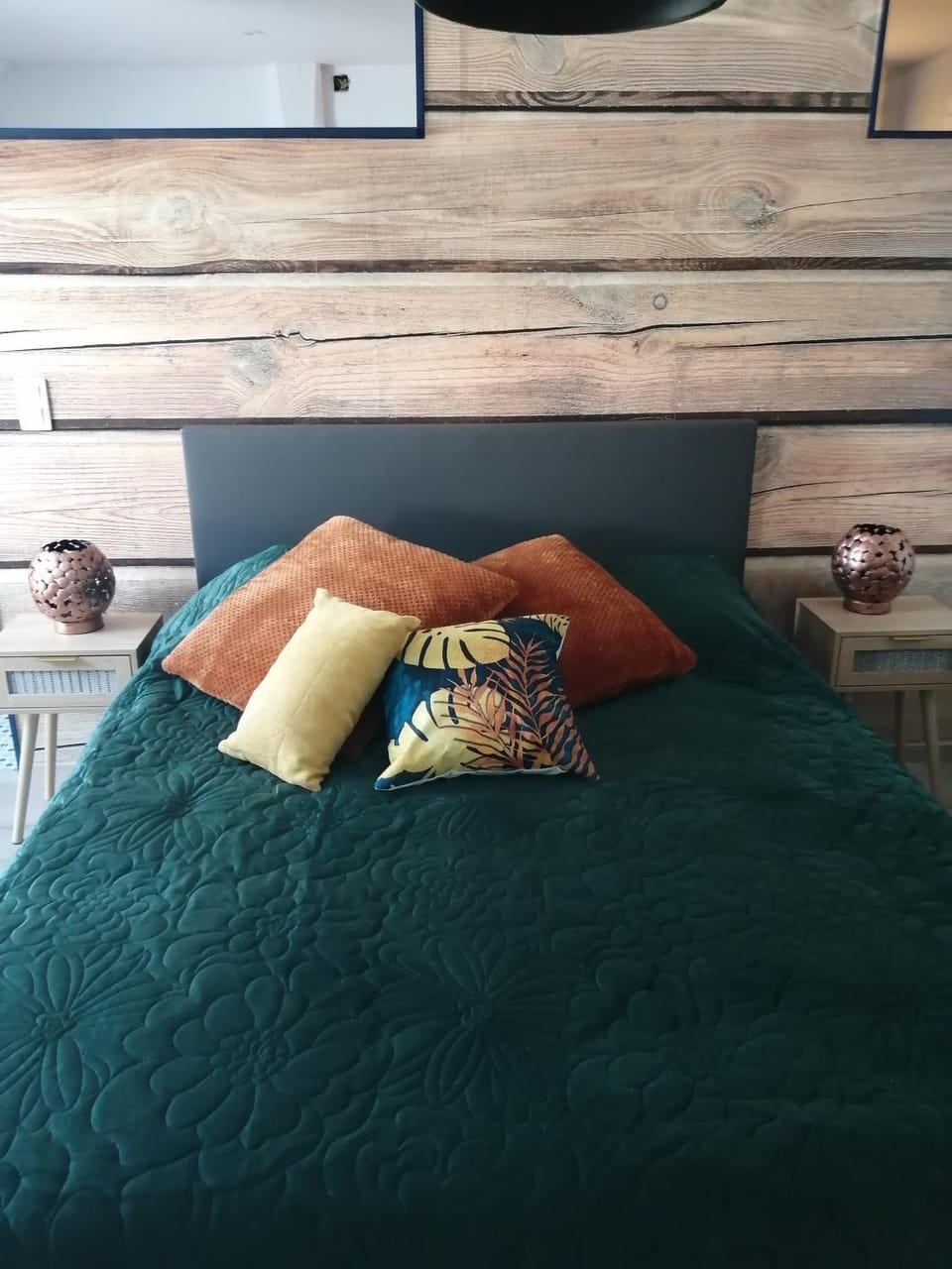 Bed, Photo of the whole room