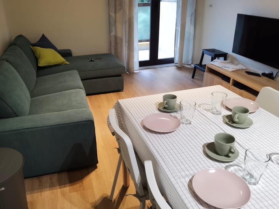 Communal lounge/ TV room, Seating area, Dining area