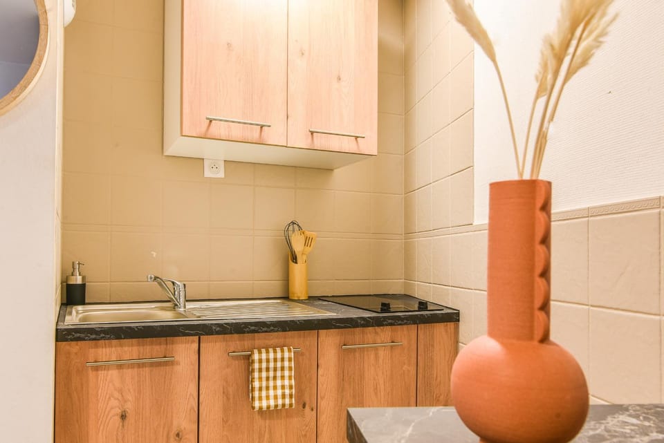 Kitchen or kitchenette