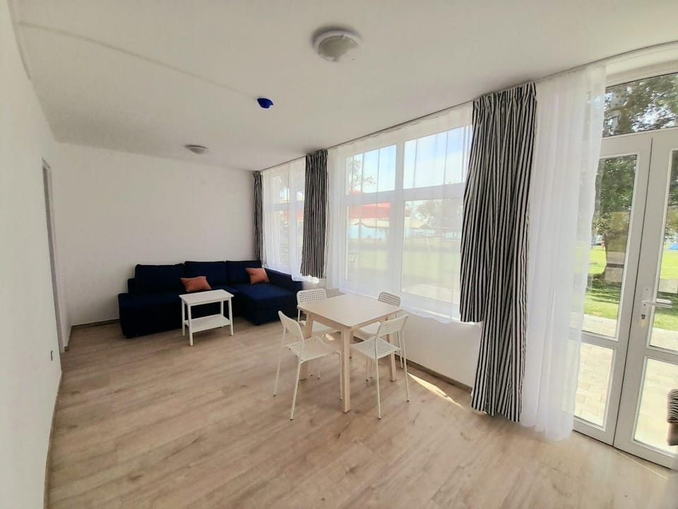 Sóstói Strand Apartmanház Apartment in Siófok