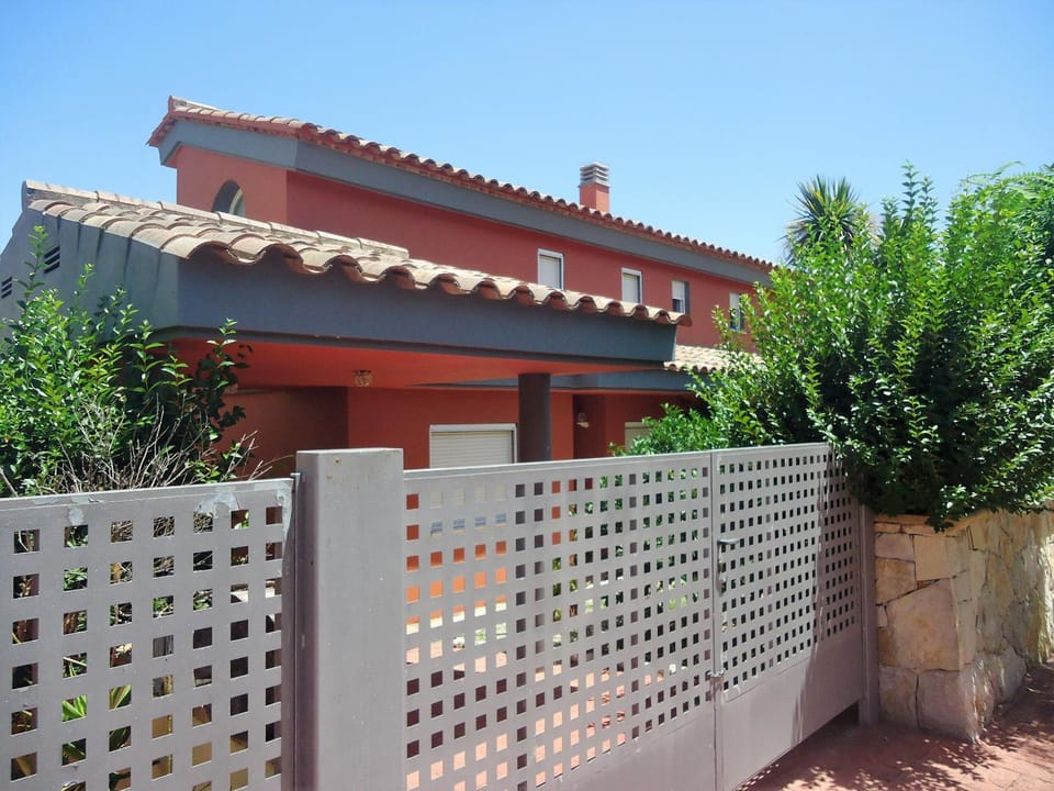 Property building, Facade/entrance, Off site