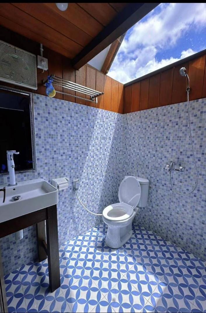 Maratua Dive Center And Lodge Bed and Breakfast in Indonesia