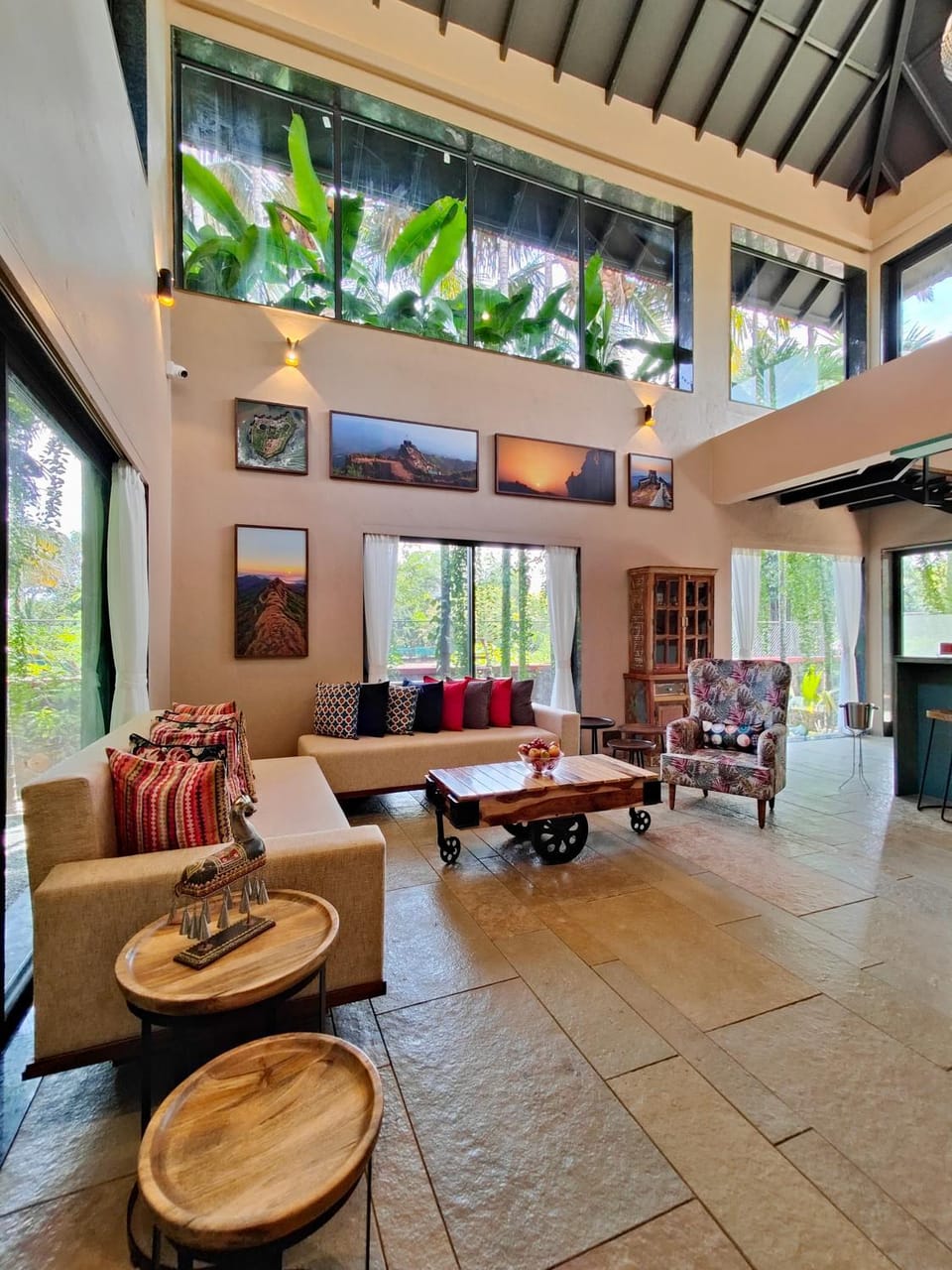Garden, Living room, Seating area