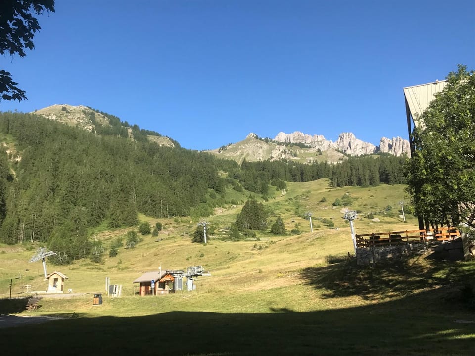 APPARTEMENT MONTAGNE Apartment in Provence-Alpes-Côte d'Azur